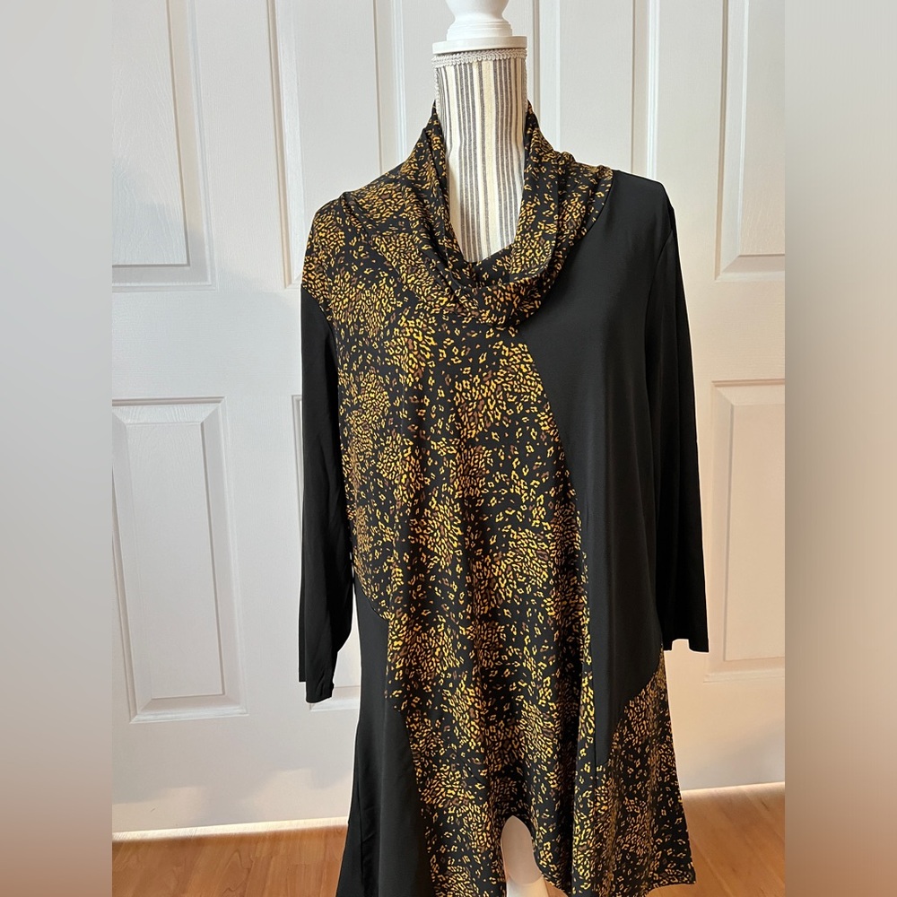 Avenue women's top.